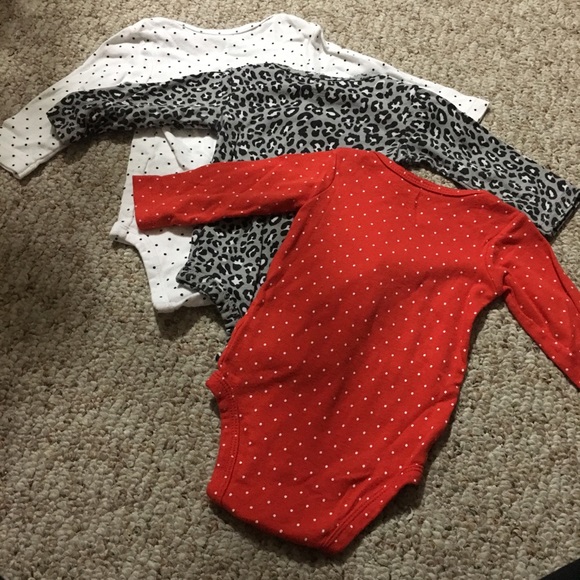 Lot of 3 Carter’s 9 months bodysuits - Picture 4 of 6